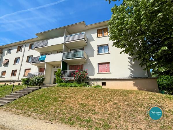 Appartement 5 pièces avec balcon cave et parking