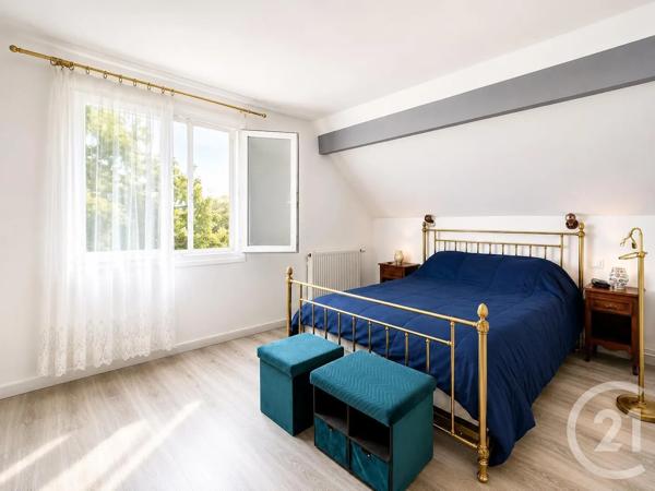 Maison à vendre  5 pièces - 133,16 m 2   MONTFERMEIL  - 93