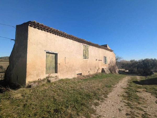 Grand domaine agricole dans le coeur du sud LUBERON