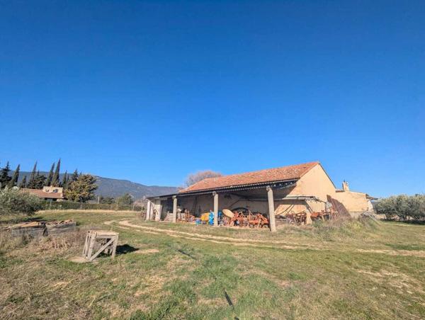 Grand domaine agricole dans le coeur du sud LUBERON