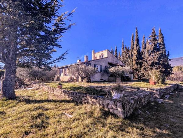Grand domaine agricole dans le coeur du sud LUBERON