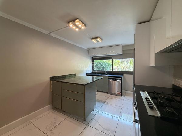 "Versailles Clagny-Glatigny" ? Élégante maison de caractère de 105 m² avec jardin, dans un environnement privilégié ! Loyer 2 250 €/mois charges comprises **  - Référence  28451