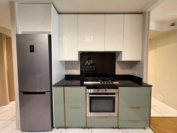 "Versailles Clagny-Glatigny" ? Élégante maison de caractère de 105 m² avec jardin, dans un environnement privilégié ! Loyer 2 250 €/mois charges comprises **  - Référence  28451