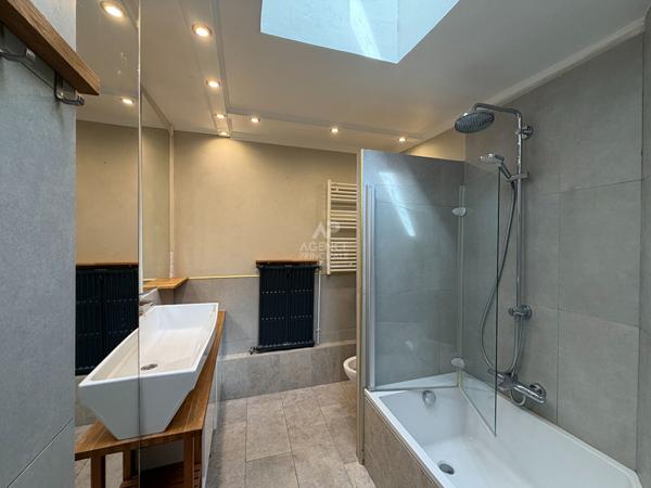 "Versailles Clagny-Glatigny" ? Élégante maison de caractère de 105 m² avec jardin, dans un environnement privilégié ! Loyer 2 250 €/mois charges comprises **  - Référence  28451
