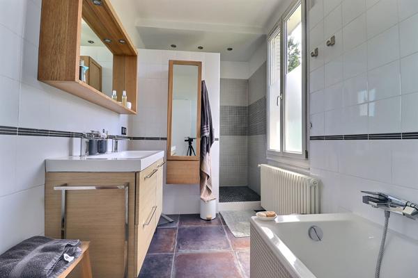 Maison Colombes 3 pièce(s) 90 m2 COLOMBES SECTEUR MARCHÉ MARCEAU