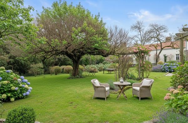 MAISON de Maître à vendre 8 pièces VITTEL (88) dont 4 appartements sur 1095 m2 de TERRAIN