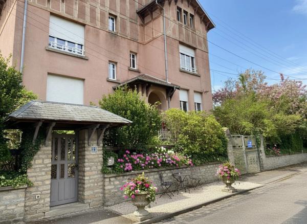 MAISON de Maître à vendre 8 pièces VITTEL (88) dont 4 appartements sur 1095 m2 de TERRAIN