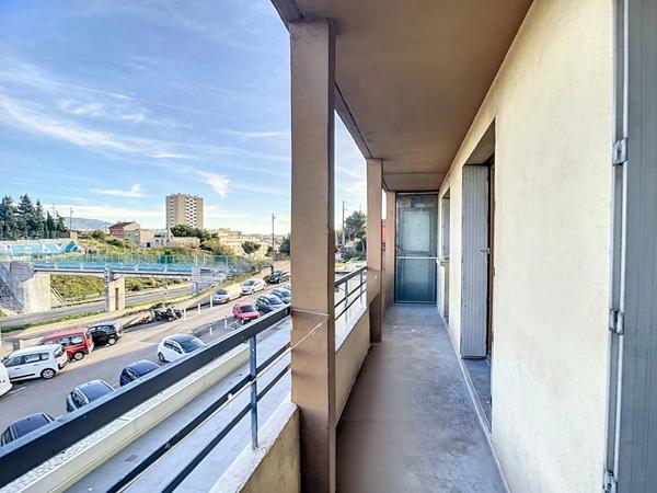 A VENDRE MARSEILLE 13014 LE CANET APPARTEMENT TYPE 2 AVEC BALCON ET CAVE