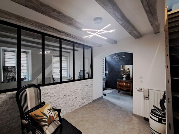 MAISON HABITABLE PLAIN-PIED ENTIEREMENT RENOVEE