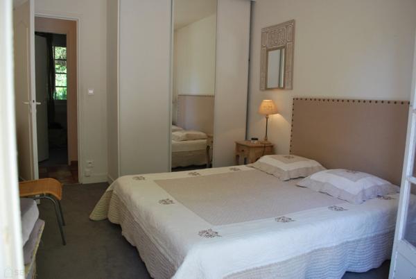 ILE ROYALE 55 mn Paris saint Lazare VASTE MAISON AVEC PISCINE