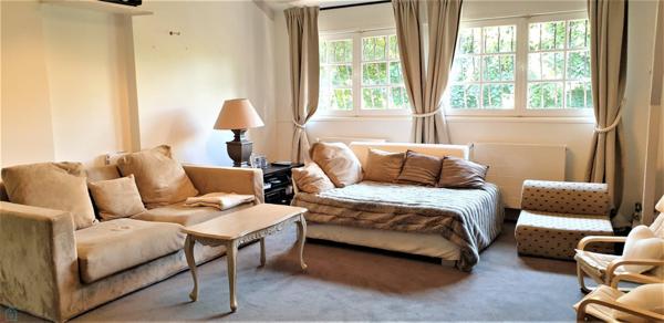 ILE ROYALE 55 mn Paris saint Lazare VASTE MAISON AVEC PISCINE