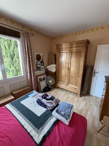 PRIX ATTRACTIF : SUR LES HAUTEURS CHÂTELLERAULT NORD TRÈS BELLE MAISON DE 272 M² 6 CHAMBRES Réf 2663