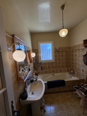 PRIX ATTRACTIF : SUR LES HAUTEURS CHÂTELLERAULT NORD TRÈS BELLE MAISON DE 272 M² 6 CHAMBRES Réf 2663