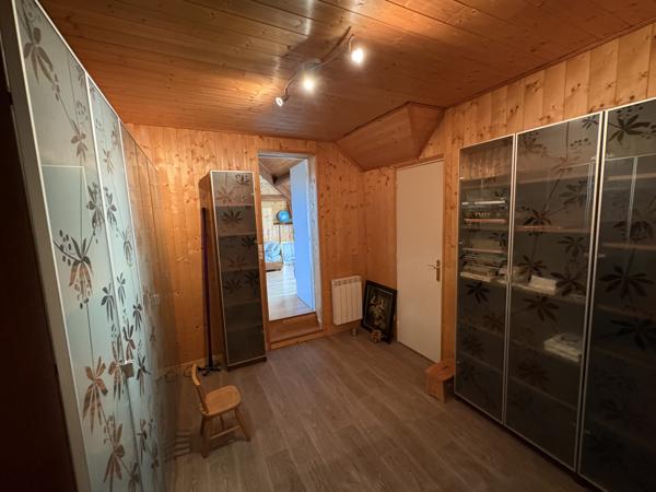 PRIX ATTRACTIF : SUR LES HAUTEURS CHÂTELLERAULT NORD TRÈS BELLE MAISON DE 272 M² 6 CHAMBRES Réf 2663