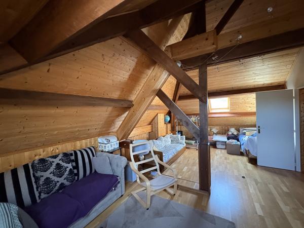 PRIX ATTRACTIF : SUR LES HAUTEURS CHÂTELLERAULT NORD TRÈS BELLE MAISON DE 272 M² 6 CHAMBRES Réf 2663