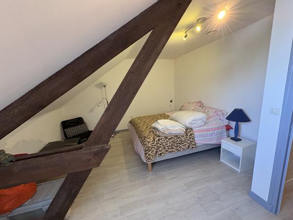 PRIX ATTRACTIF : SUR LES HAUTEURS CHÂTELLERAULT NORD TRÈS BELLE MAISON DE 272 M² 6 CHAMBRES Réf 2663