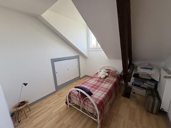 PRIX ATTRACTIF : SUR LES HAUTEURS CHÂTELLERAULT NORD TRÈS BELLE MAISON DE 272 M² 6 CHAMBRES Réf 2663