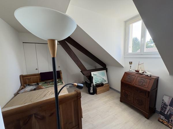 PRIX ATTRACTIF : SUR LES HAUTEURS CHÂTELLERAULT NORD TRÈS BELLE MAISON DE 272 M² 6 CHAMBRES Réf 2663
