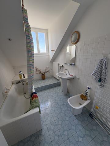 PRIX ATTRACTIF : SUR LES HAUTEURS CHÂTELLERAULT NORD TRÈS BELLE MAISON DE 272 M² 6 CHAMBRES Réf 2663