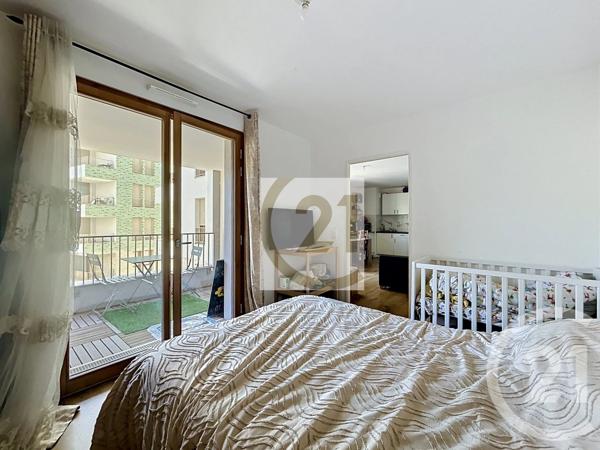 Appartement F2 à vendre  2 pièces - 47 m 2   VITRY SUR SEINE  - 94