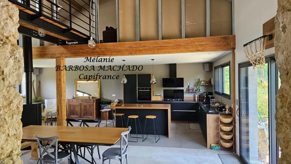 A Desingy maison individuelle en pierre rénovée avec potentiel et charme de l’ancien + dépendance en pierre – Calme absolu à environ 10 mns de Frangy et de Seyssel