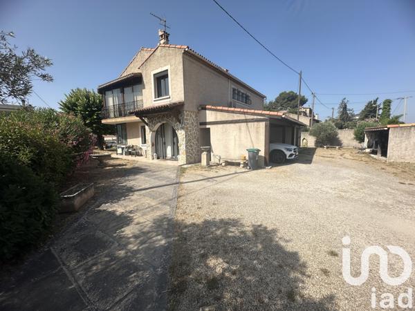 Maison à vendre 7 pièces 213 m² Gignac-la-Nerthe