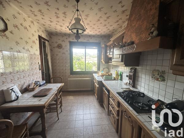 Maison à vendre 7 pièces 213 m² Gignac-la-Nerthe