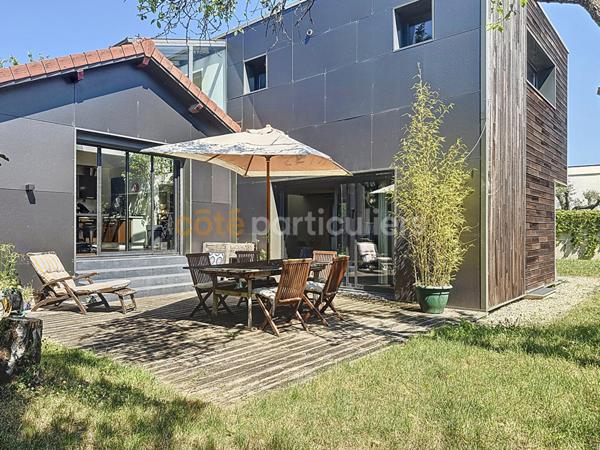 Vente Maison219 m² - 7 Pièces - LONGVIC (21600)