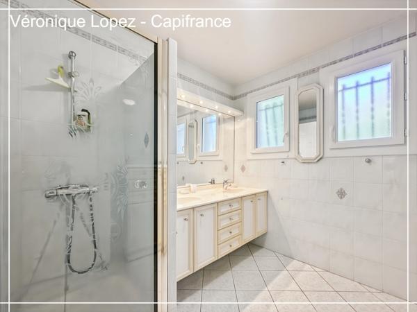 ENSEMBLE IMMOBILIER DE 1326 M2 AU COEUR DE MARMANDE (47)