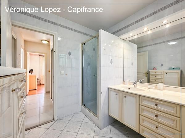 ENSEMBLE IMMOBILIER DE 1326 M2 AU COEUR DE MARMANDE (47)