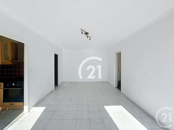 Appartement F2 à vendre  2 pièces - 44 m 2   GARGES LES GONESSE  - 95