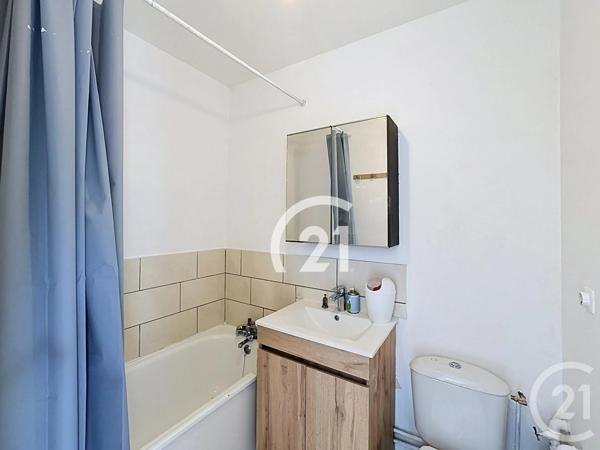 Appartement F2 à vendre  2 pièces - 44 m 2   GARGES LES GONESSE  - 95