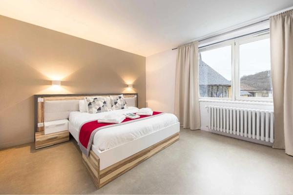 Murs d'un hôtel à vendre à PONTAUMUR (63)