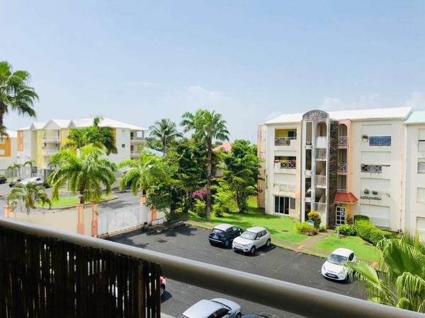 Appartement à louer    1 pièce •  Baie-Mahault
