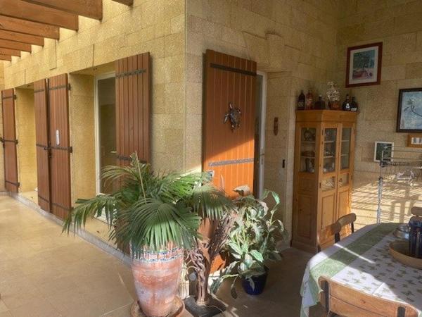 Villa de 135m2 +46m2 véranda sur 9560m2