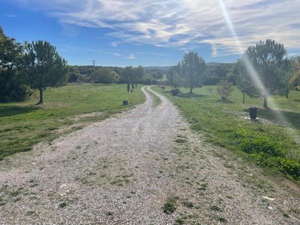 Villa de 135m2 +46m2 véranda sur 9560m2