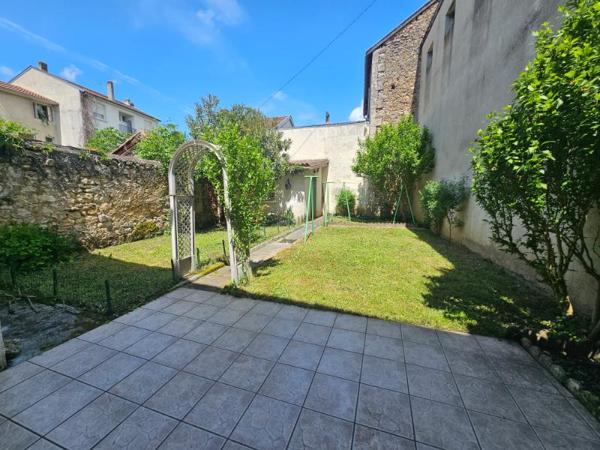 Maison 3 chambres, cave et agréable jardin