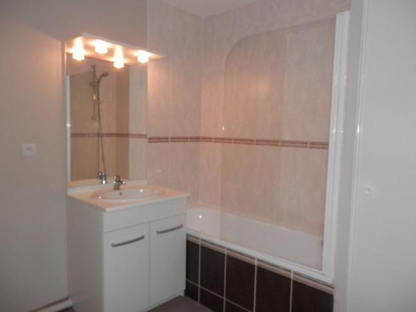 STUDIO d'env. 33 m² avec parking entre Centre Ville et Campus