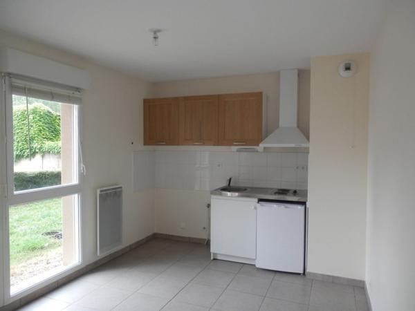 STUDIO d'env. 33 m² avec parking entre Centre Ville et Campus