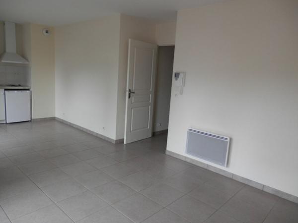 STUDIO d'env. 33 m² avec parking entre Centre Ville et Campus