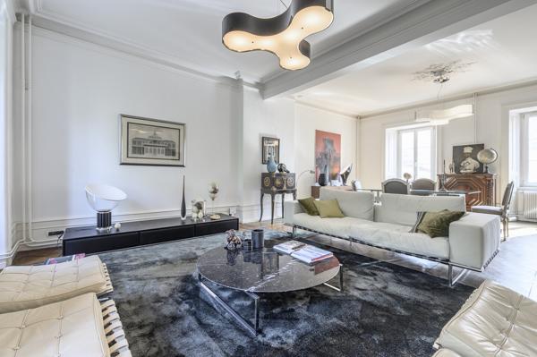 Demeure / Immeuble de Charme Rénové 450 m2 avec Cour Obernai Centre