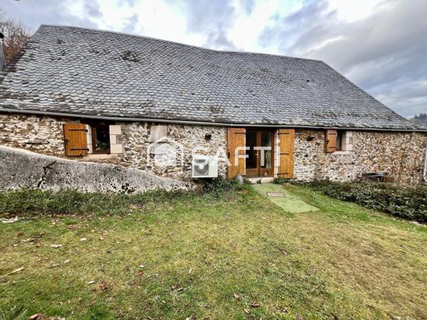 Grange au calme dans la verdure