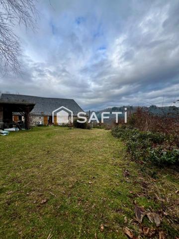 Grange au calme dans la verdure