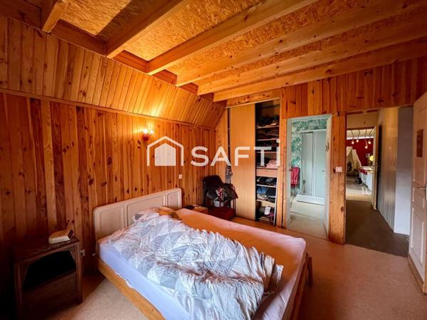 Grange au calme dans la verdure