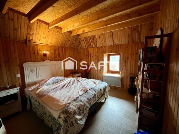 Grange au calme dans la verdure