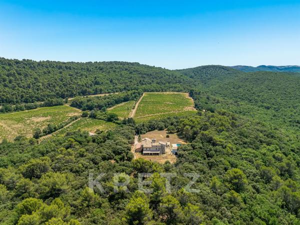 L’ULTIME CONFIDENTIELLE — UNE FERME HISTORIQUE DE PLUS DE 48 HECTARES AU CŒUR DE LA PROVENCE