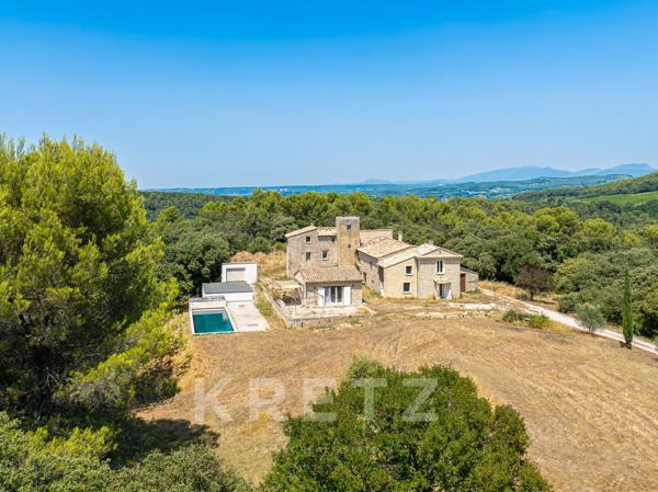 L’ULTIME CONFIDENTIELLE — UNE FERME HISTORIQUE DE PLUS DE 48 HECTARES AU CŒUR DE LA PROVENCE