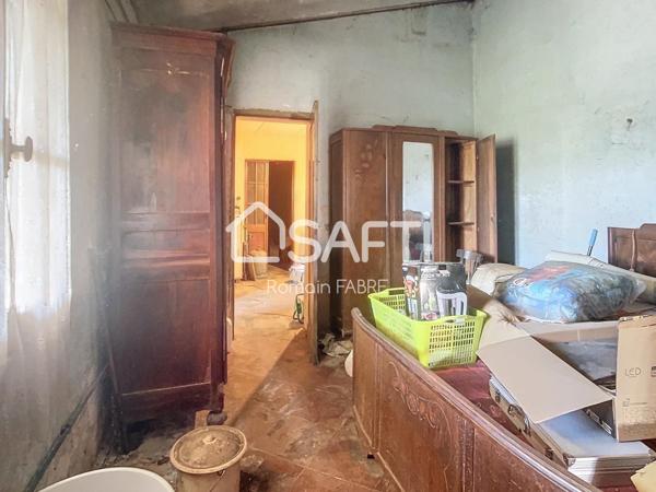 Maison de 2 chambres à rénover avec très grandes parcelles pour lotisseur…