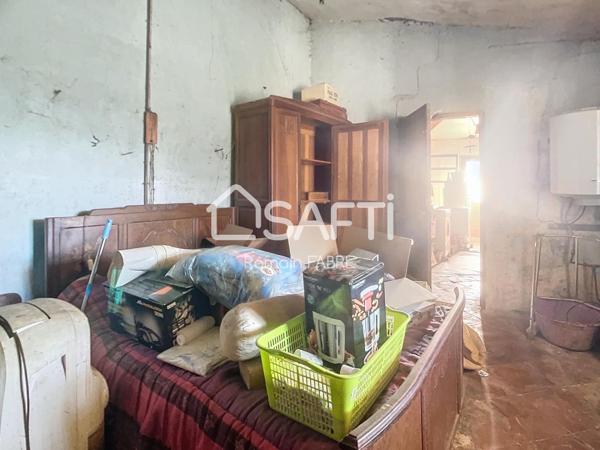 Maison de 2 chambres à rénover avec très grandes parcelles pour lotisseur…