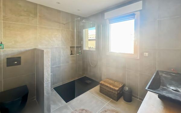 Maison à vendre    7 pièces • 203,35 m2 Agde